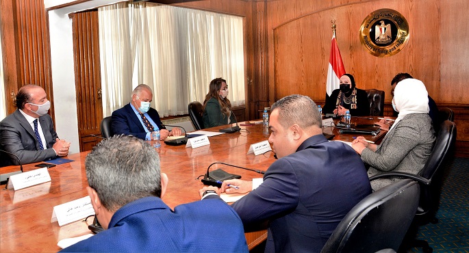 وزيرة التجارة والصناعة تعقد لقاءً موسعاً مع رؤساء المجالس التصديرية لاستعراض الملامح الرئيسية للبرنامج الجديد لمساندة الصادرات ورد الأعباء