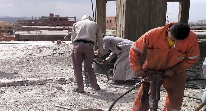 بالصور .. رئيس جهاز القاهرة الجديدة : تنفيذ حملات لإزالة التعديات وضبط المخالفات بعدة مناطق
