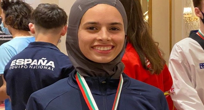 وزير الرياضة يهنئ لاعبة المنتخب المصري للتايكوندو نور حسين لفوزها بذهبية بلغاريا المفتوحة