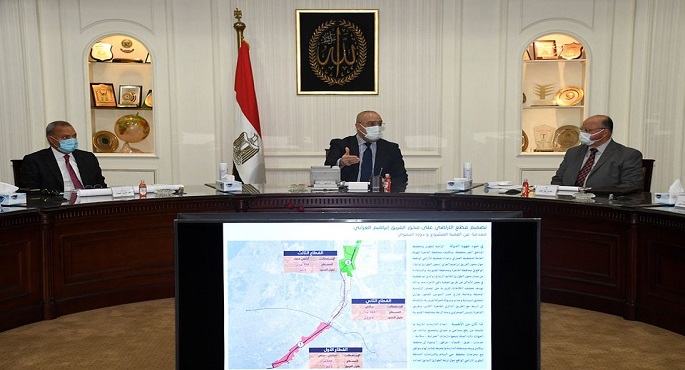 بالصور ..وزير الإسكان ومحافظا القاهرة والقليوبية يستعرضون مخطط تطوير المناطق المحيطة بمحور الفريق إبراهيم العرابي