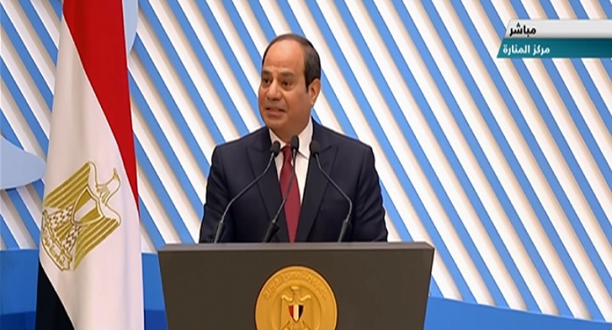 خلال احتفالية تكريم المرأة .. الرئيس السيسي للمرأة المصرية: أنت البطلة في نجاح سياسات الدولة