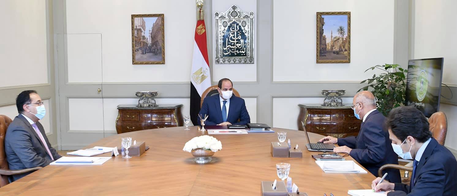 الرئيس السيسي يتابع الموقف التنفيذي لمشروعات وزارة النقل ويوجه بتطوير منظومة خدمات النقل البحري