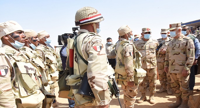 بالصور.. الفريق محمد فريد يشهد المرحلة الرئيسية لمشروع مراكز القيادة الخارجي ( بدوى 38)