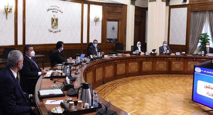 رئيس الوزراء: تكليفات من الرئيس بتأمين توافر المستلزمات والأجهزة الطبية وإمدادات الأكسجين لمواجهة كورونا