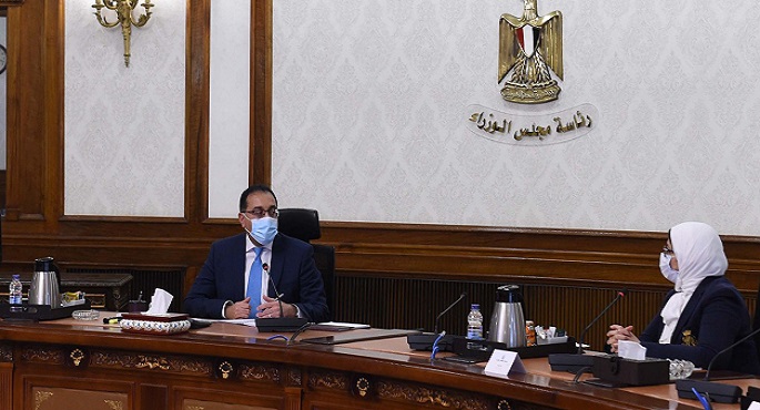 بالصور.. رئيس الوزراء يُناقش الخطة الاستثمارية للعام المالي المقبل لوزارة الصحة