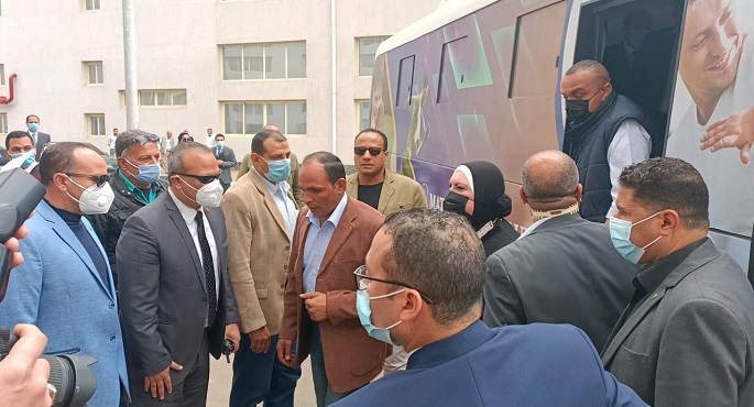 وزيرة الصناعة تسلم عقود 5 وحدات صناعية بالمجمع الصناعي بالمحلة