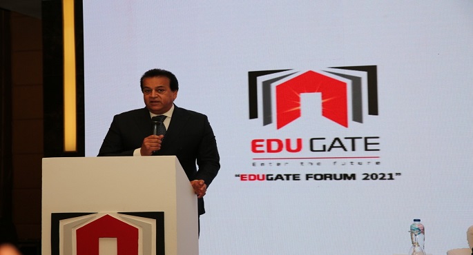 وزير التعليم العالي: تنفيذ 400 مشروع في مختلف المجالات بالجامعات الحكومية