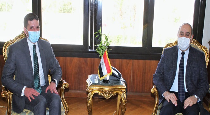 وزير الطيران المدني يبحث مع رئيس هيئة الاستثمار عددا من مشروعات الطيران المدني