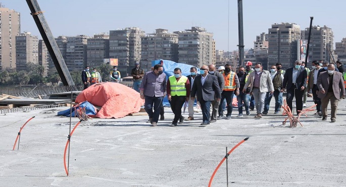 وزير النقل: القيادة السياسية وجهت بعدم الإضرار بمصالح المواطنين أثناء تطوير الطريق الدائري