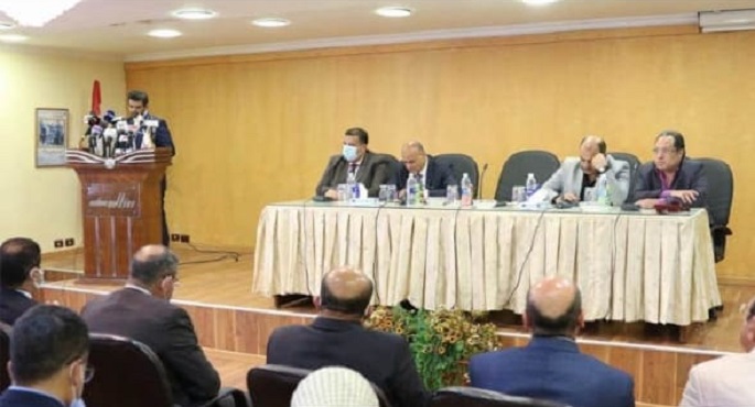 رؤساء تحرير ومجالس إدارات صحف مصر القومية والخاصة يطالبون بإقالة وزير الدولة للاعلام
