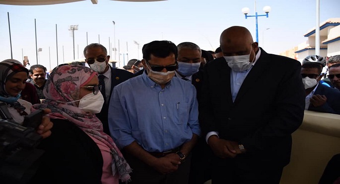 بالصور .. وزير الرياضة يفتتح مركز شباب الأمل بمدينة ١٥ مايو