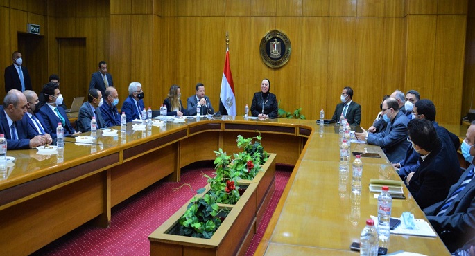 وزيرة التجارة والصناعة تبحث مع أعضاء المجلس التصديرى للصناعات الهندسية سبل تطوير القطاع وزيادة التصدير
