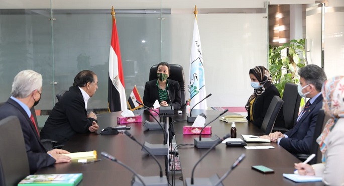 وزيرة البيئة تلتقى بالأمين العام للاتحاد العربى للأسمدة لبحث سبل التعاون فى مجال حماية البيئة