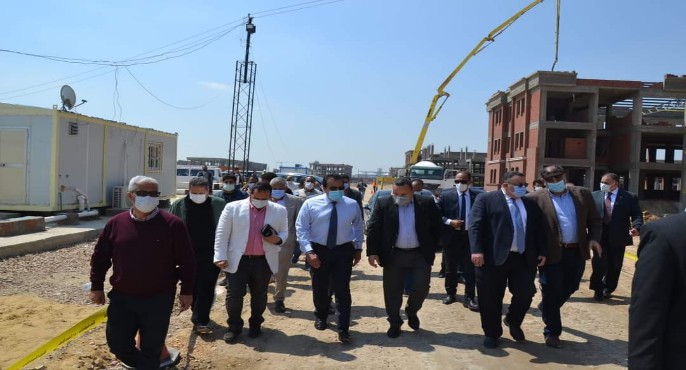 بالصور .. وزير التعليم العالى ورئيس جامعة الإسكندرية يتفقدان مجمع الكليات الجديد بأبيس