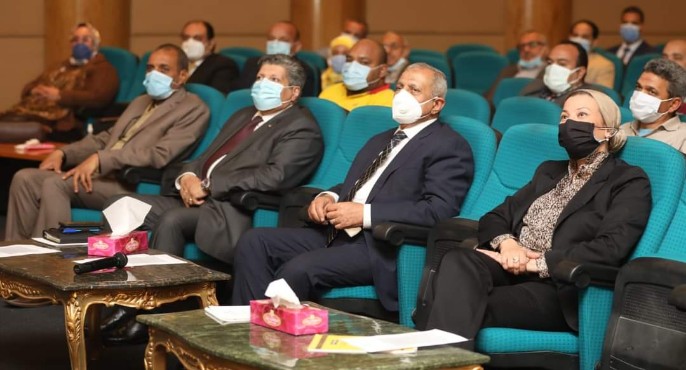 بالصور.. وزيرة البيئة تشهد ختام الدورة التدريبية لبناء قدرات إدارة المدافن الصحية بالمحافظات