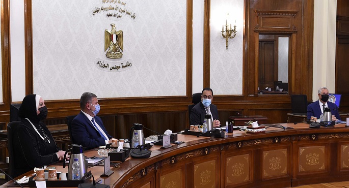 بالصور.. رئيس الوزراء يُتابع خطة تطوير صناعة الغزل والنسيج وتشجيع زراعة القطن