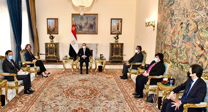 الرئيس السيسي يؤكد لمديرة اليونسكو أن جهود الدولة المتواصلة تهدف لحماية الآثار المصرية وتقديمها للمصريين ولشعوب العالم في أبهى صورة