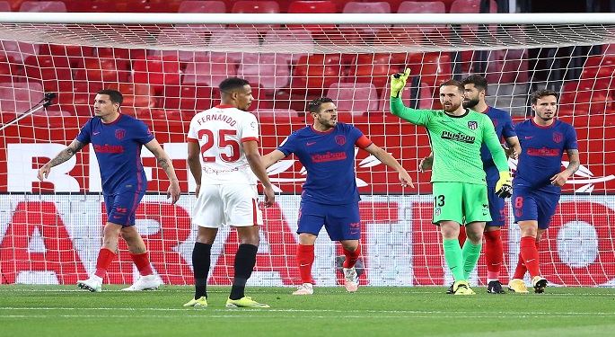 إشبيلية يهزم أتلتيكو مدريد ويشعل المنافسة على لقب الدوري الإسباني