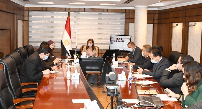 بالصور .. هالة السعيد : مصر ضخت 100 مليار جنيه لمساندة القطاعات المتضررة من أزمة كورونا