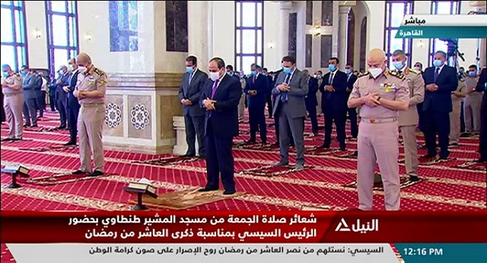 بالصور.. الرئيس السيسي يؤدي صلاة الجمعة بمسجد المشير طنطاوی ويلتقي عددا من كبار قادة القوات المسلحة