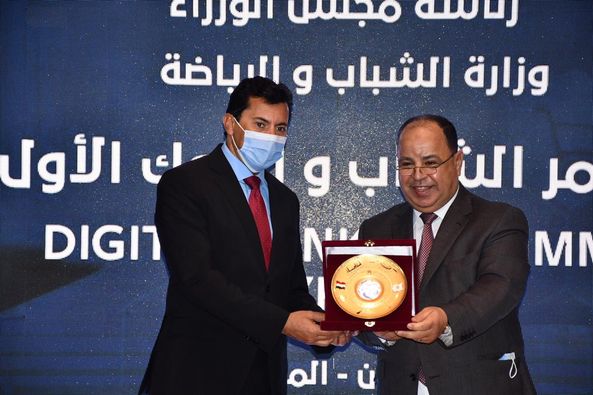 بالصور.. وزيرا الشباب والمالية يفتتحان مؤتمر الشباب والبنوك