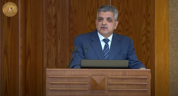 أسامة ربيع: عبور جميع السفن المنتظرة بالمجرى الملاحى منذ جنوح السفينة إيفر جيفن