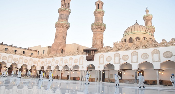 بالفيديو.. القوات المسلحة تعقم وتطهر المساجد الكبرى بمناسبة شهر رمضان