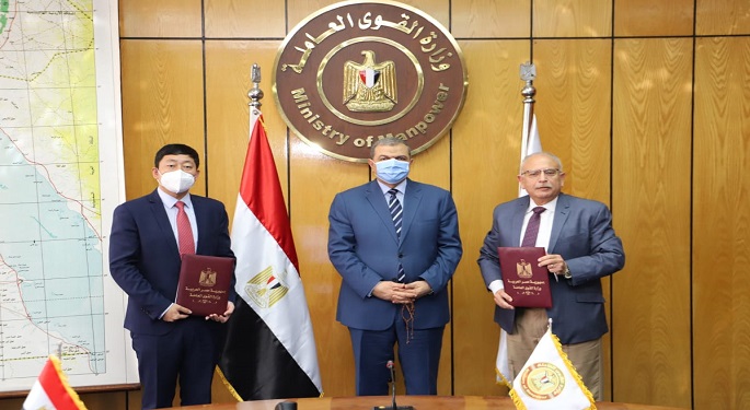 بالصور.. توقيع مذكرة تفاهم بين وزارة القوى العاملة وشركة هواوي لدعم التحول الرقمي