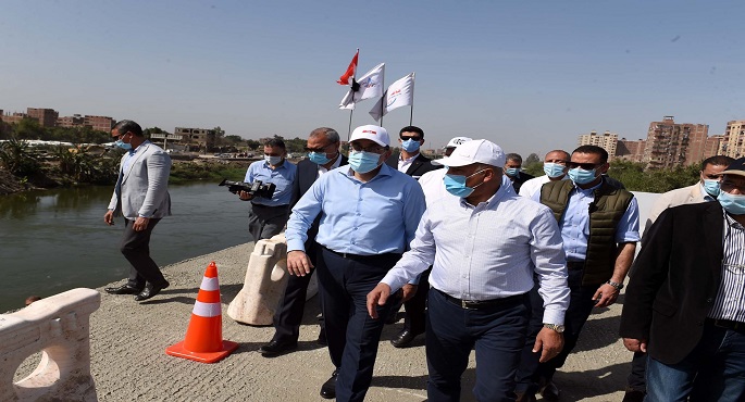 بالصور.. رئيس الوزراء يتفقد مشروع تطوير الطريق الدائري حول القاهرة الكبرى