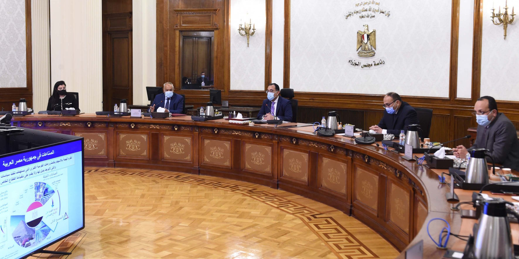 رئيس الوزراء يُتابع مع رئيس الهيئة العربية للتصنيع خطة تصنيع 1000 عربة بضائع وتوطين الصناعات المغذية ومستلزمات الإنتاج