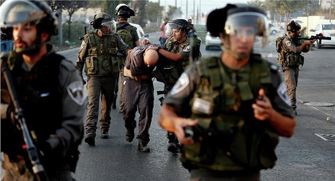 الاحتلال الاسرائيلى يعتقل 3 فلسطينيين بعد إطلاق النار على مركبتهم