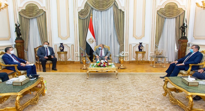 وزير الدولة للإنتاج الحربي وسفير الهند يبحثان تعزيز التعاون في مجالات التصنيع المختلفة