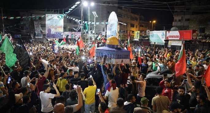 الاحتفالات تعم كافة المدن الفلسطينية مع بدء سريان وقف إطلاق النار