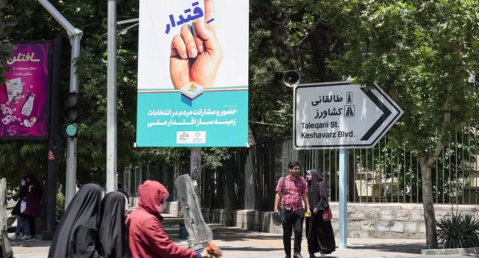 السلطة القضائية في إيران تحذر المرشحين للانتخابات الرئاسية من تجاوز “الخطوط الحمراء”