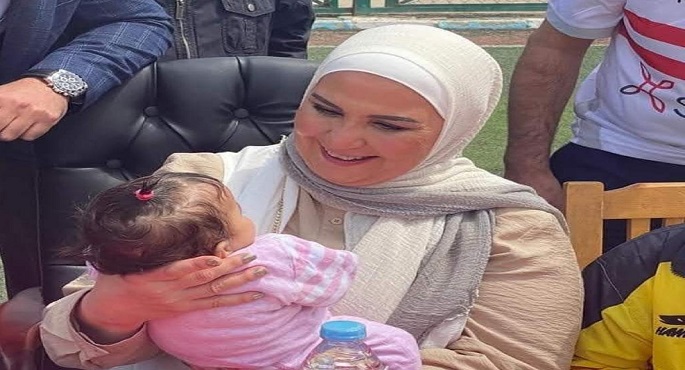 وزيرة التضامن تقدم هدايا وعيديات لـ ١١ ألف من أبناء مصر بمناسبة عيد الفطر المبارك