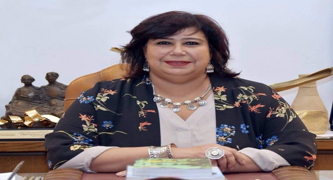 وزيرة الثقافة تطلع على استراتيجية عمل القومي للترجمة وتستعرض مشروعات التطوير