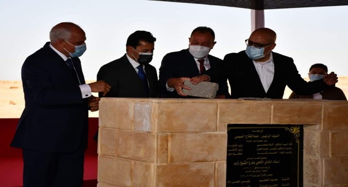 بالصور.. وزيرا الرياضة والإسكان ورئيس الأهلي يضعون حجر الأساس لاستاد النادي الأهلي بالشيخ زايد