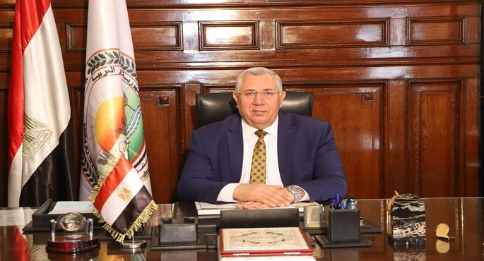 وزير الزراعة يعلن حصاد 1.2 مليون فدان قمح وتوريد مليون طن