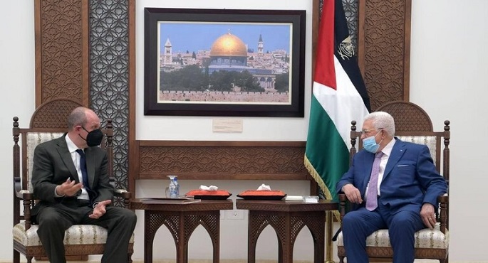 محمود عباس خلال لقائه المبعوث الأمريكي: نؤكد ضرورة تدخل واشنطن لوضع حد للعدوان الإسرائيلي