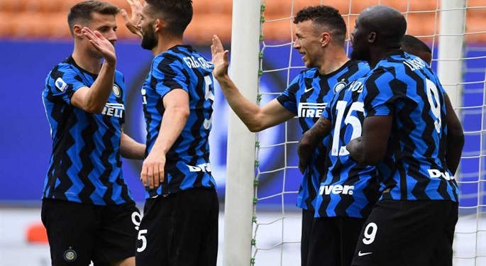 إنتر ميلان يختتم الدوري الإيطالي بخماسية في شباك أودينيزي