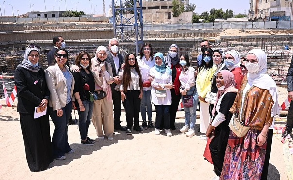 بالصور .. وزيرة التضامن تتفقد موقع إنشاء مستشفى بهية الجديد بالشيخ زايد وتخصص 25 مليون للمؤسسة