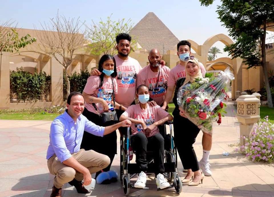 التنسيقية تحقق حلم الأمريكية المصابة بالسرطان وتسهل لها إجراءات دخول مصر