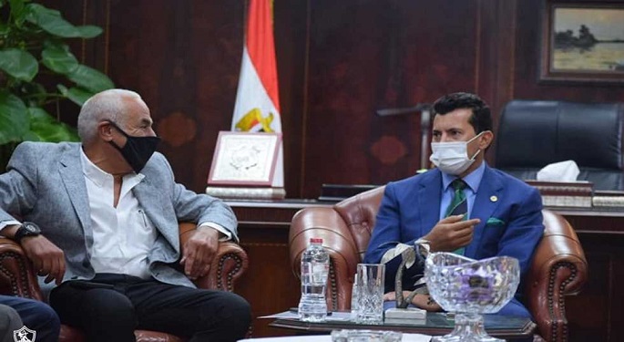 اللجنة الجديدة المكلفة بإدارة نادي الزمالك تتسلم عملها بشكل رسمي