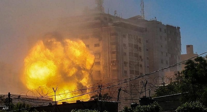 القصف الإسرائيلى لغزة يدخل يومه السابع .. وارتفاع حصيلة الضحايا إلى 174 قتيلاً وأكثر من 1200 جريح