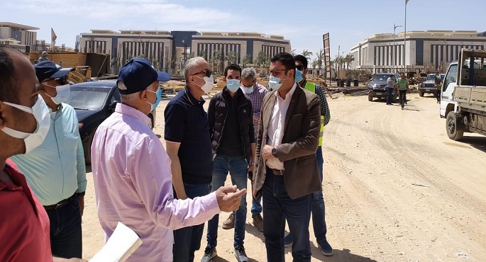 بالصور.. مسئولو “الإسكان” يتابعون المشروعات بالعاصمة الإدارية الجديدة