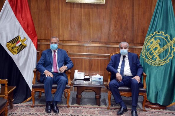 بالصور.. وزير التموين ومحافظ القليوبية يدشنان ميكنة تداول الأقماح بصوامع بنها