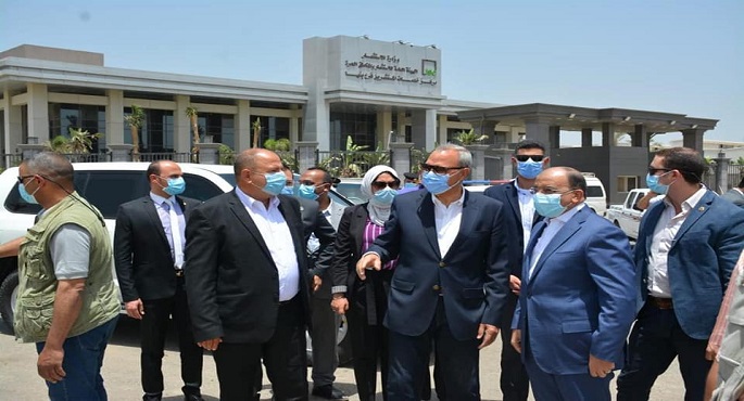 بالصور..وزير التنمية المحلية ومحافظ القليوبية يتفقدان أعمال تطوير الطرق الداخلية للمنطقة الاستثمارية ببنها