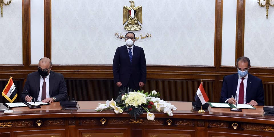 رئيس الوزراء يشهد توقيع مذكرة تفاهم بين مصر والعراق في مجال الإتصالات