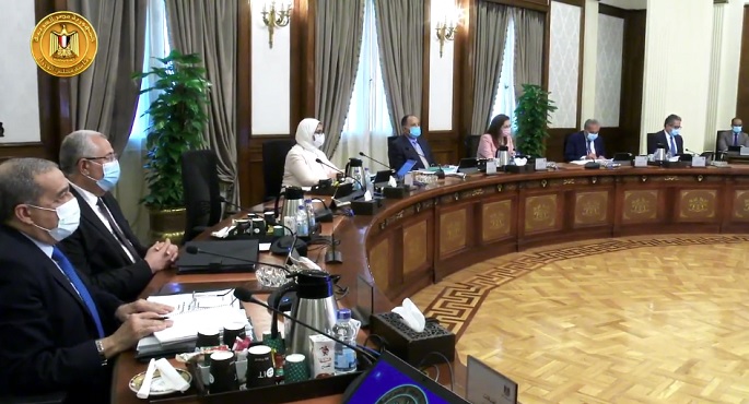 مجلس الوزراء يوافق على تخفيض رسوم استخراج شهادات لقاح كورونا للمسافرين لـ100 جنيه