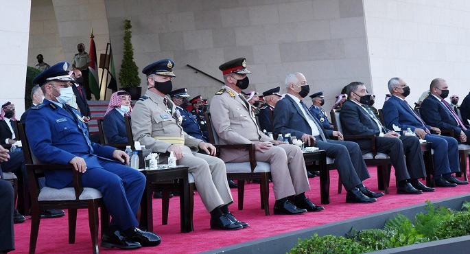 بالفيديو والصور.. وزير الدفاع والإنتاج الحربي يعود إلى أرض الوطن عقب حضوره احتفال تأسيس الدولة الأردنية